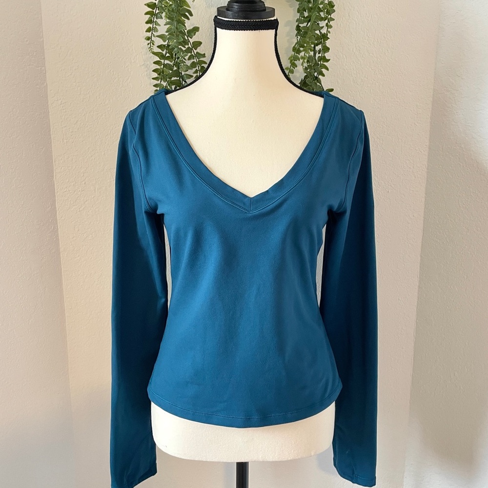 Athleta Shanti Long Sleeve Top Dark Sardina Blue Large
